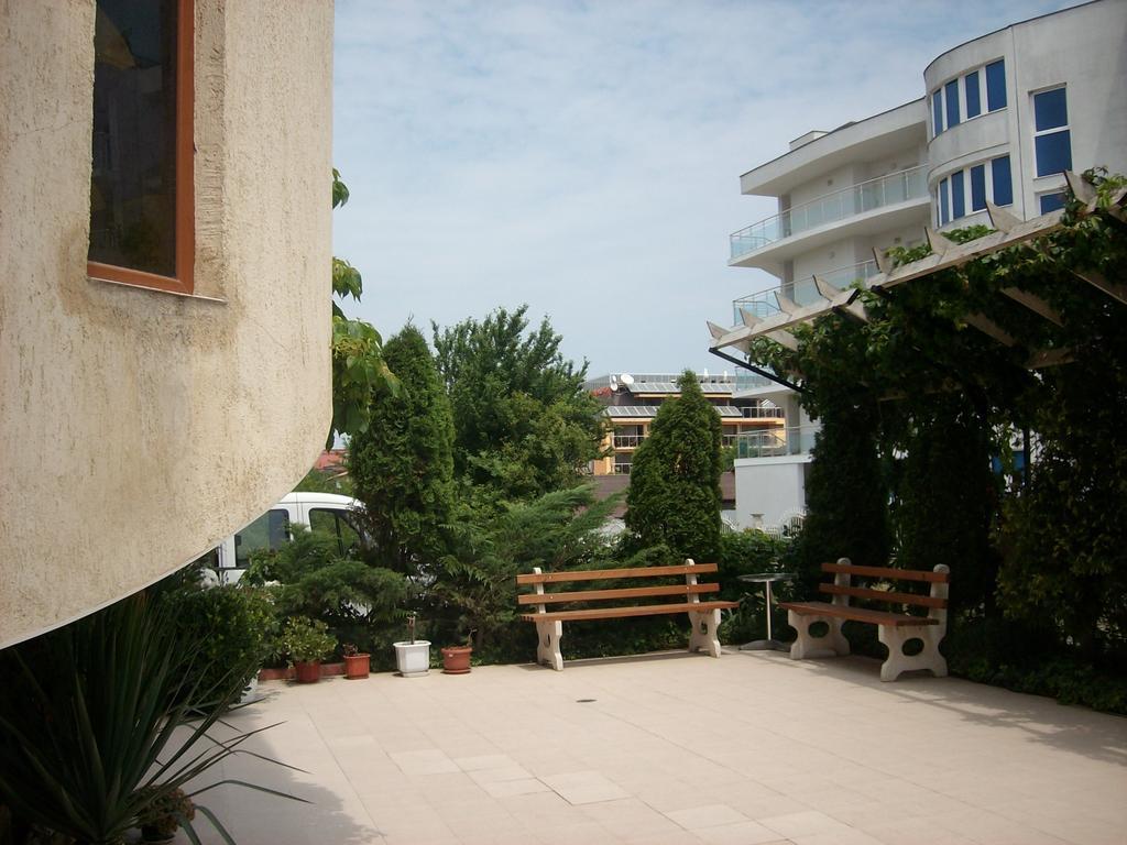 Hotel Neven Primorsko Exterior photo