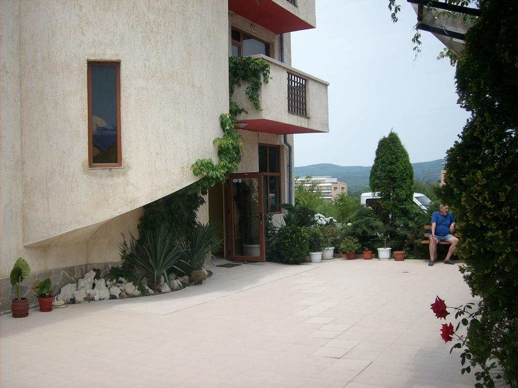 Hotel Neven Primorsko Exterior photo